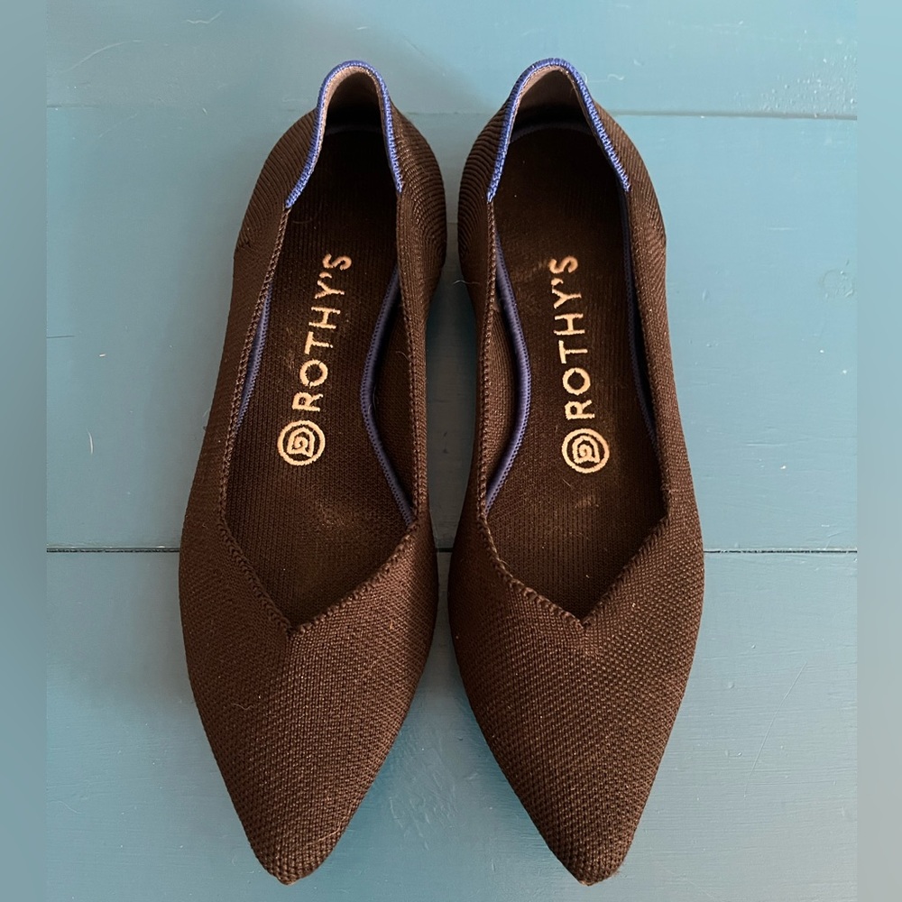 Rothy's Size 8 black point flats. Washable.